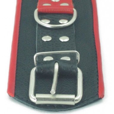 Широкие черные наручники с красным декором фото 3