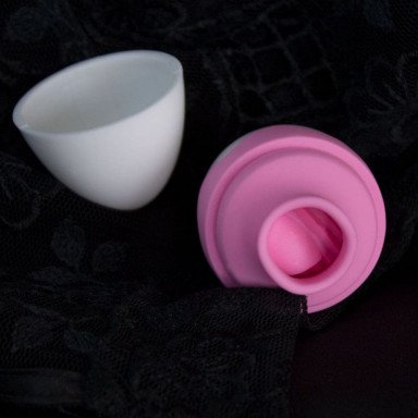Бело-розовый стимулятор с язычком Tori фото 4
