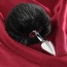 Серебристая анальная втулочка с черным хвостом, фото