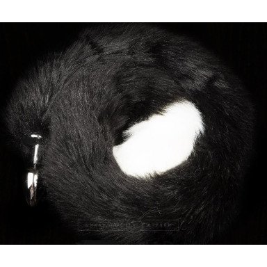 Серебристая анальная пробка с черным хвостом, фото
