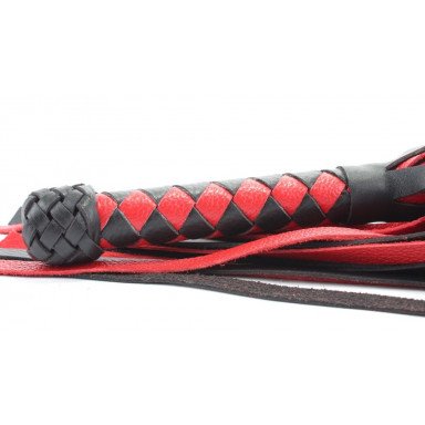 Черно-красная плеть с плетеной ромбовидной ручкой - 58 см. фото 2