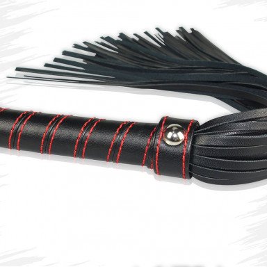 Черная плеть с петлей и контрастной красной строчкой - 45,7 см. фото 3