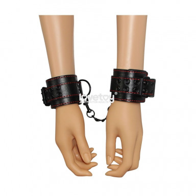Черные наручники Bondage Fetish Pleasure Handcuffs с контрастной строчкой фото 5