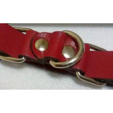 Красные ременные наручники с полукольцом фото 2