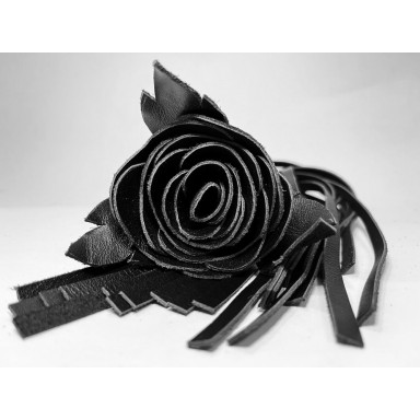 Черная кожаная плеть с розой в рукояти - 40 см. фото 2
