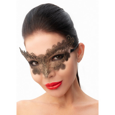 Изысканная золотистая женская карнавальная маска, фото