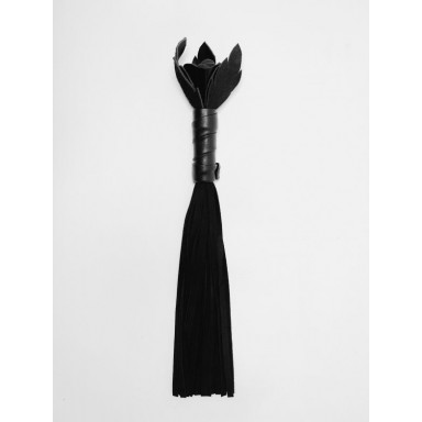 Черная замшевая плеть с лаковой розой в рукояти - 40 см. фото 3