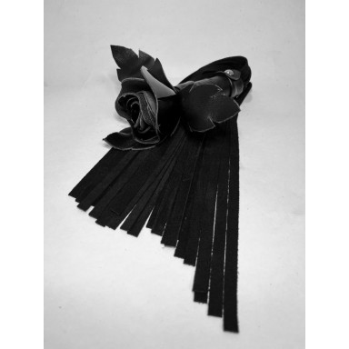 Черная замшевая плеть с лаковой розой в рукояти - 40 см. фото 4