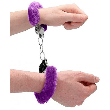 Пушистые фиолетовые наручники OUCH! Purple фото 2