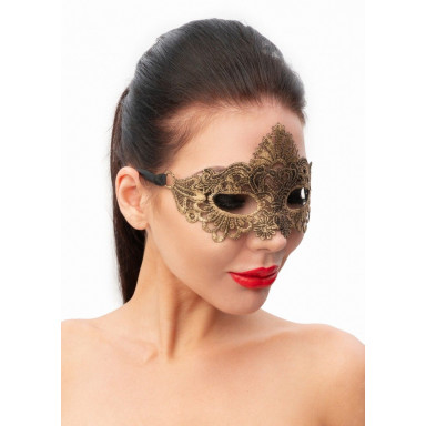 Золотистая женская карнавальная маска, фото