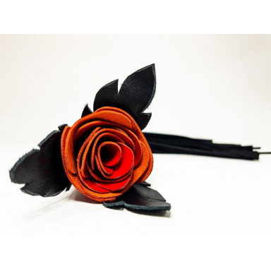 Черная замшевая плеть с красной лаковой розой в рукояти - 40 см. фото 3