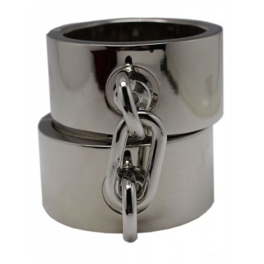 Серебристые гладкие металлические наручники с ключиком фото 3