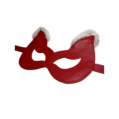 Красная маска из натуральной кожи с белым мехом на ушках фото 3