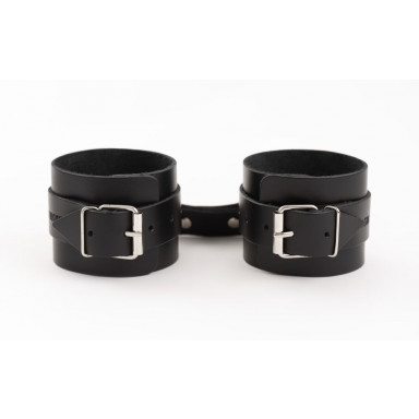 Черные кожаные наручники со сцепкой фото 2
