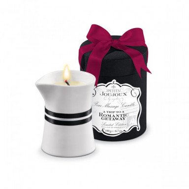 Массажное масло в виде большой свечи Petits Joujoux Romantic Getaway с ароматом имбирного печенья, фото