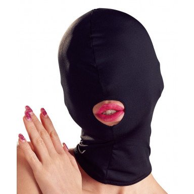 Черная закрытая маска с отверстием для рта, фото